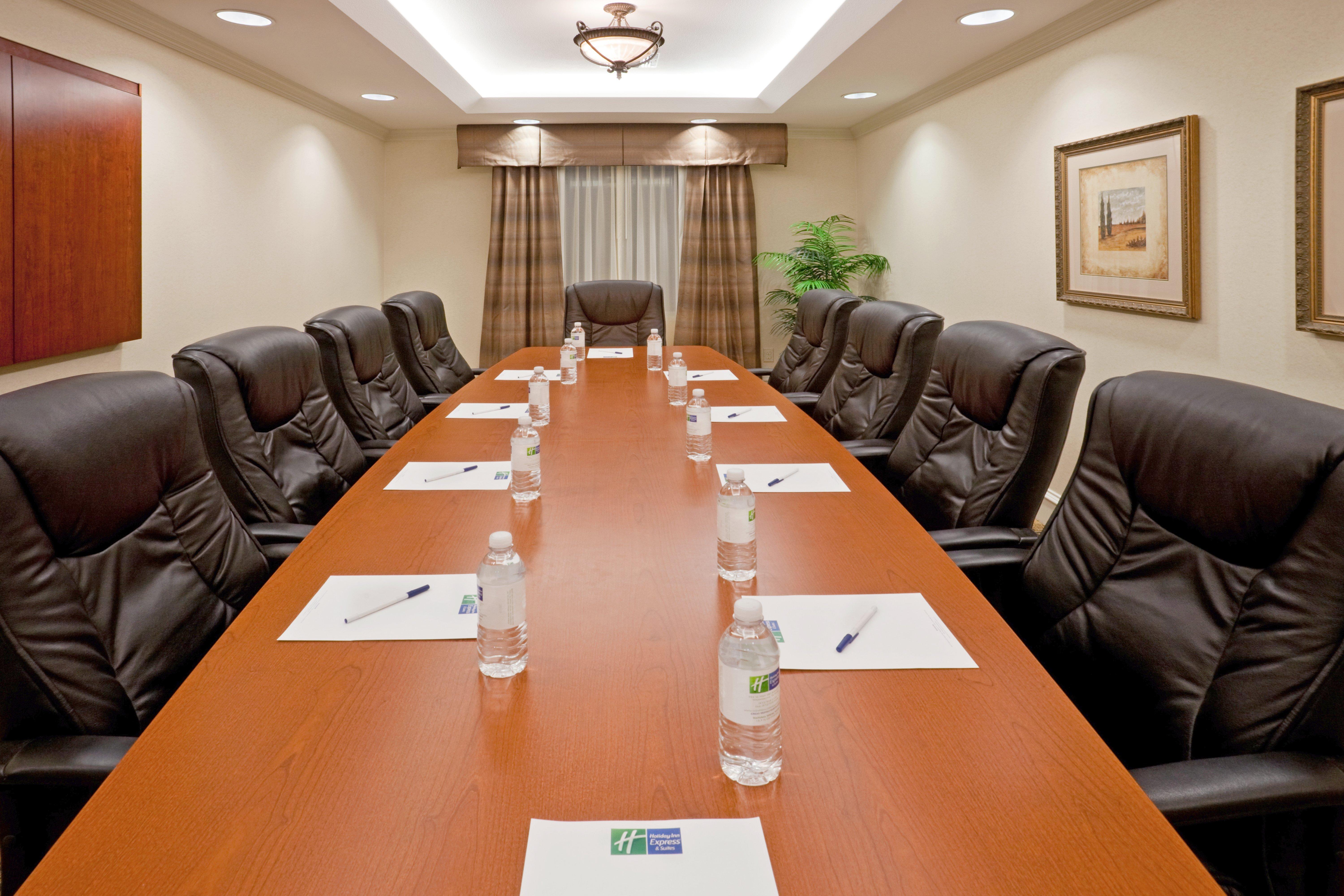 Holiday Inn Express & Suites Waxahachie By Ihg Exteriör bild