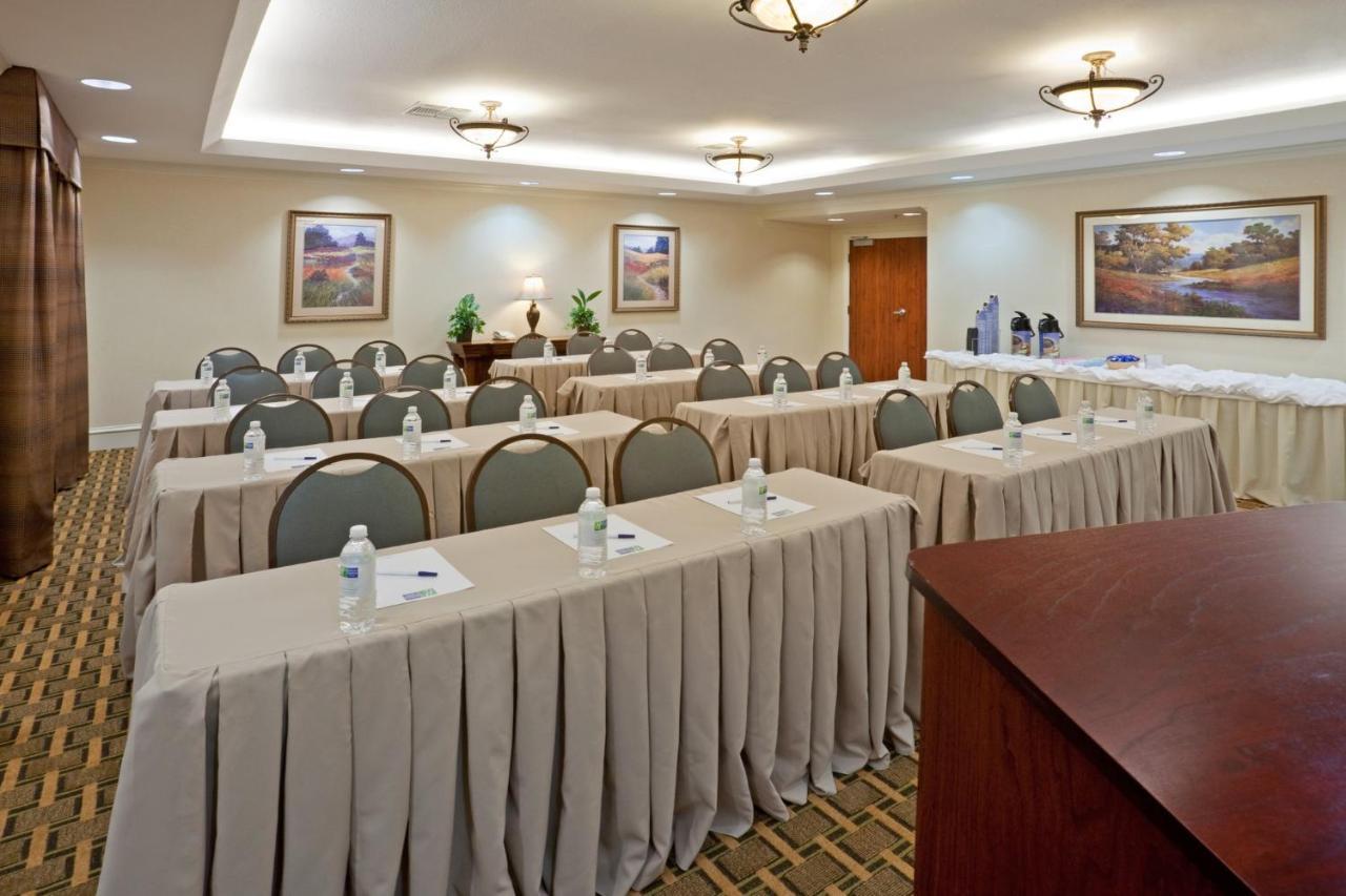 Holiday Inn Express & Suites Waxahachie By Ihg Exteriör bild